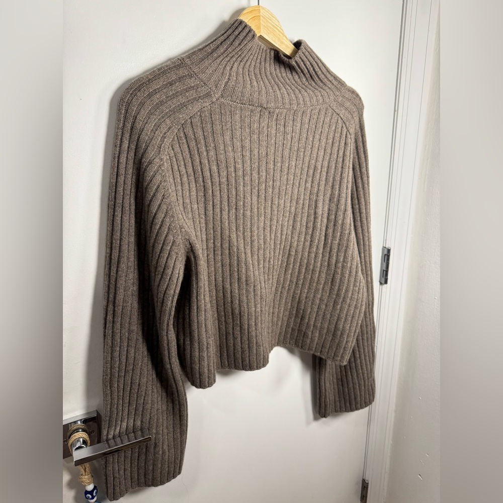 Reformation Brooke cashmere cropped sweater in ribbed cocoa - size s - Picture 8 of 8